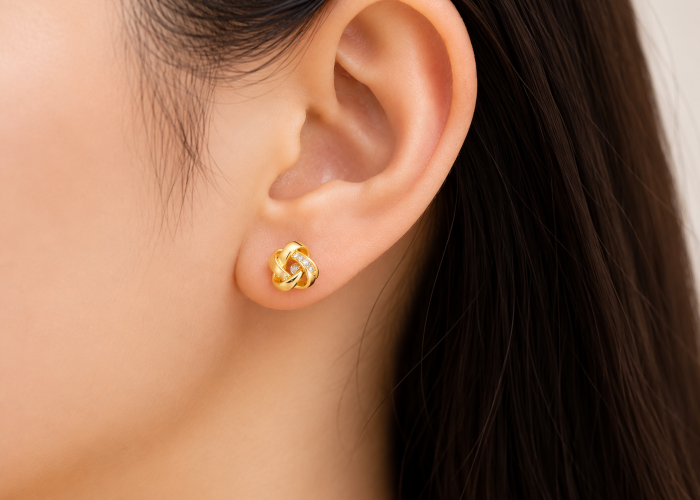 Inspirasi Anting Emas Stud Modern untuk Tampil Anggun di Segala Kesempatan