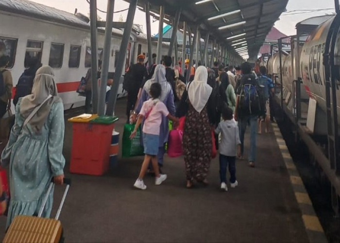 Antusiasme Mudik Lebaran Iduladha, Kereta Api Tetap Jadi Pilihan Utama Warga Palembang