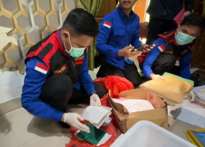Kejari OKI Geledah 3 Rumah Saksi Kasus Dugaan Korupsi Dana KUR 10 Miliar