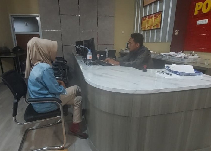 Utang Tak Dibayar, HP Zahara Dirampas Rekannya di Talang Kelapa