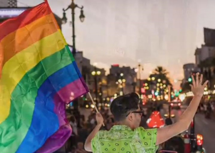 Kenapa Bendera LGBT Berwarna Pelangi?