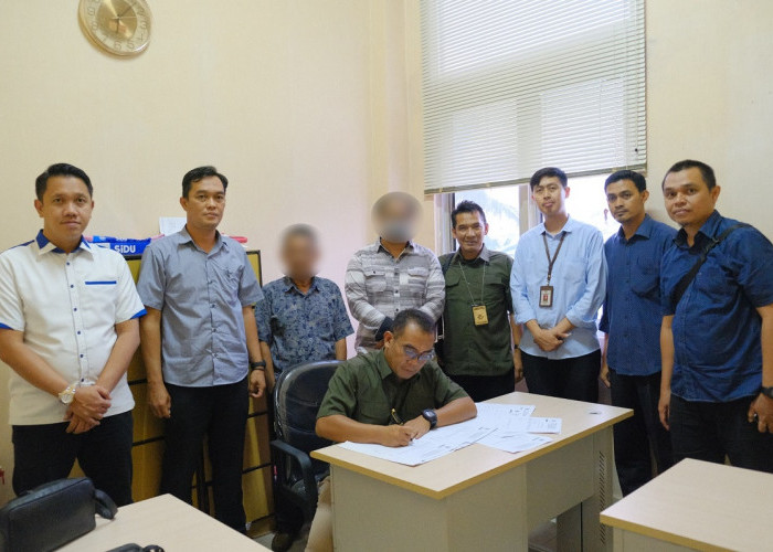 Kanwil DJP Sumsel dan Kep Bangka Belitung Serahkan Tiga Tersangka Tindak Pidana Perpajakan ke Kejari Palembang