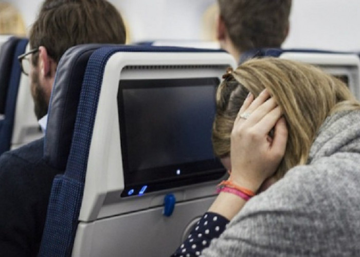 Saat Pesawat Take Off  Atau Landing Telinga Terasa Sakit? Kenali Penyebab dan Cara Mengatasinya