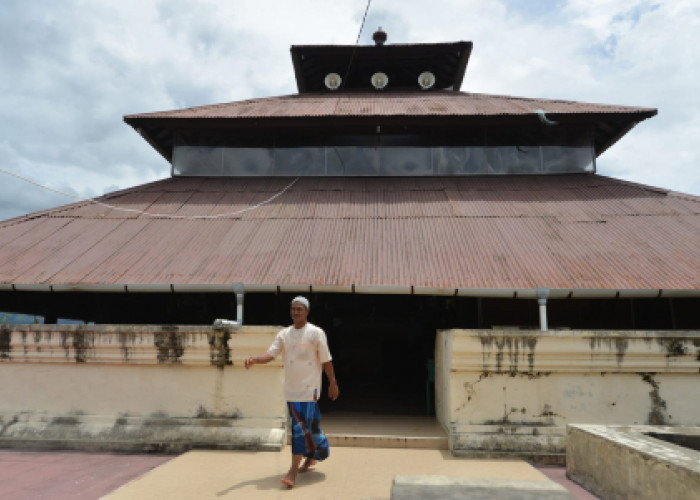 Masjid Tuha Indrapuri: Destinasi Wisata Religi yang Menghidupkan Sejarah Hindu-Islam