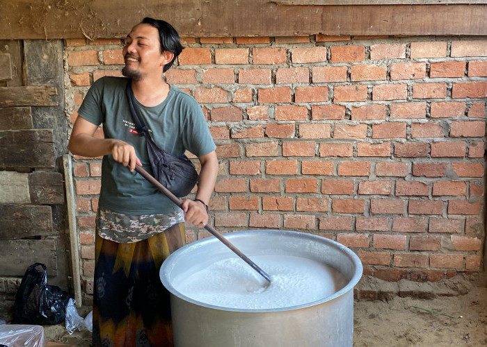 Peringati 10 Muharram, Warga Kampung Al-Habsyi Palembang Bagikan Ribuan Porsi Bubur Asyura