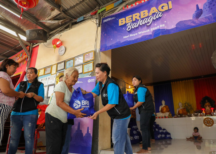 BRI Peduli Rayakan Waisak 2025 dengan Salurkan Sembako untuk Umat Buddha Tangerang