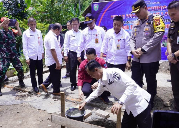 Program Pj Gubernur Sumatera Selatan, Pj Walikota Prabumulih Launching Bedah Rumah Tidak Layak Huni