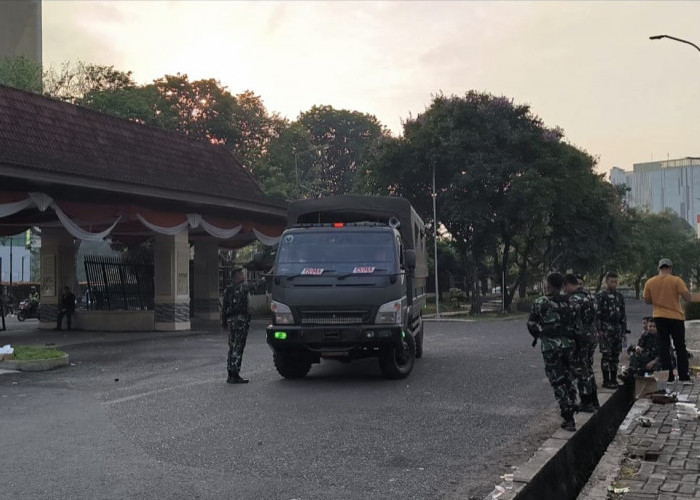 Gedung DPRD Sumsel Juga Jadi Sasaran Geng Motor, Sejumlah Anggota TNI Siaga