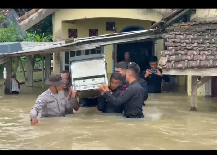 Banjir Rendam 25 Rumah di Desa Batu Mas OKU Timur, Arus Lalu Lintas Terganggu