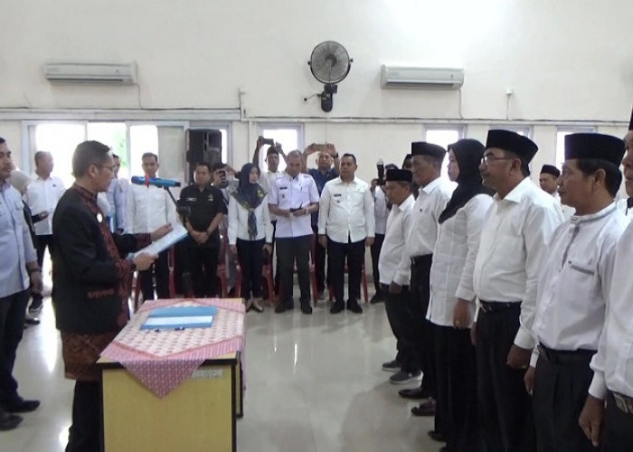 Lantik RT/RW Se-Kecamatan IT II, Pj Walikota Palembang Sebut Kenaikan Insentif RT/RW Sedang Dirumuskan 
