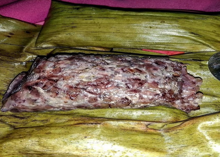 Kecampit, Camilan Tradisional dari Ketan dan Pisang yang Mengenyangkan