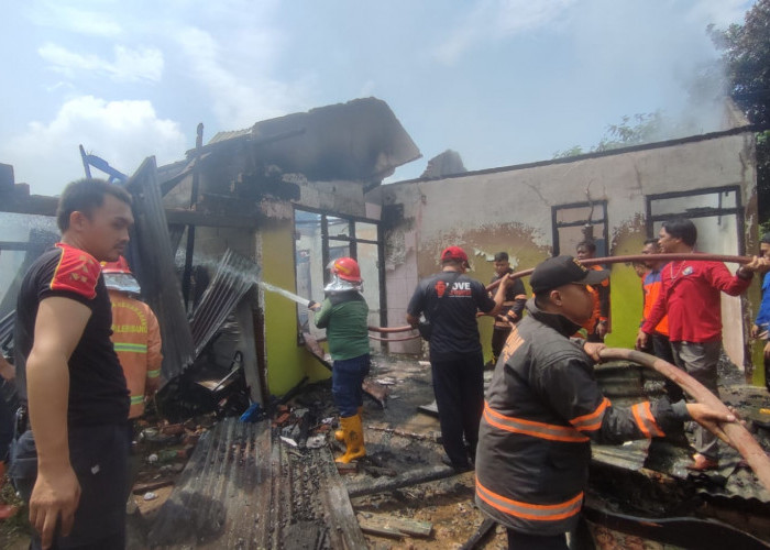 Diduga Korsleting Listrik, Satu Unit Rumah Permanen di Sako Palembang Ludes Terbakar