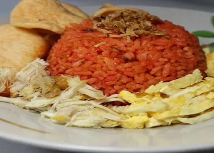 Nasi Goreng Merah : Kuliner Malam Ikonik dengan Aroma Cengkeh