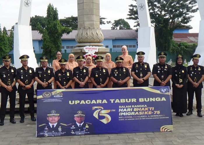 Upacara dan Tabur Bunga Peringati Hari Bhakti Imigrasi ke-75