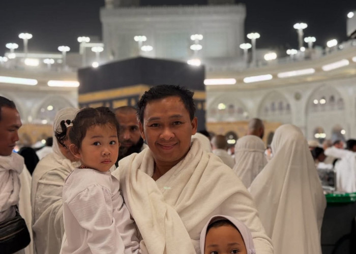 Umroh Ramadan Private CEO Holiday Angkasa Wisata Bersama Dua Putrinya di Masjidil Haram Berjalan Lancar