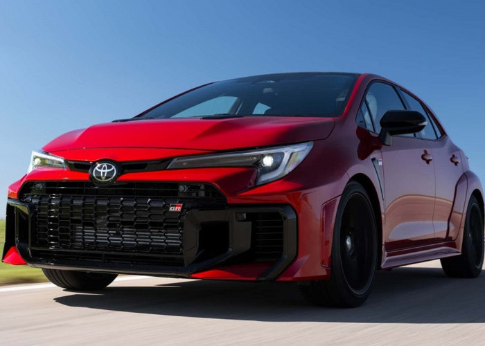 Toyota GR Corolla 2025: Raja Hatchback AWD yang Makin Bertenaga