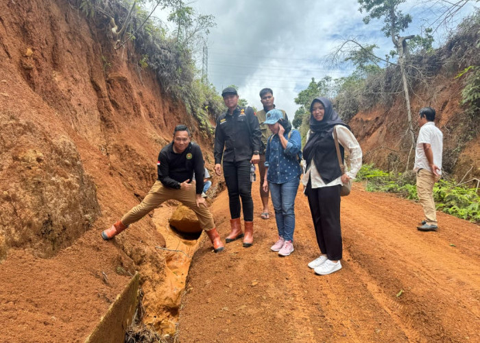 Hitung Kerugian Negara, Kejari Muara Enim dan BPKP Cek Proyek Siring Jalan Bukit Pulau Panggung - Muara Danau