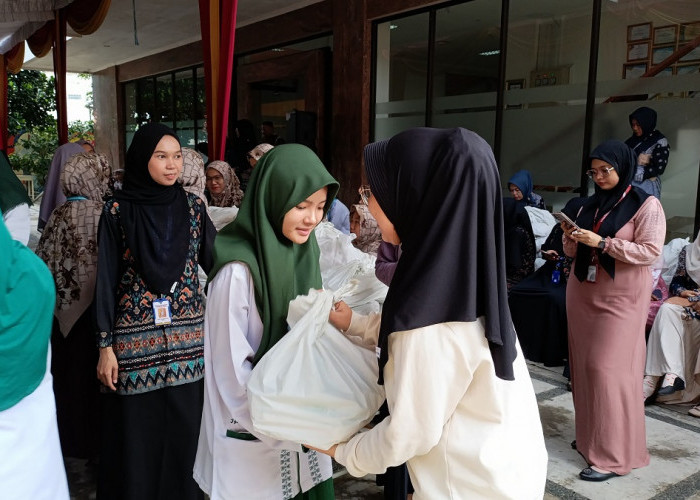 Ramadan Penuh Berkah! 1.000 Warga Terima Zakat Fitrah dari Yayasan Harapan Mulia