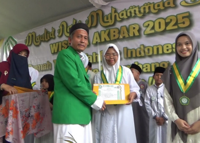 Ratusan Santri Ikuti Wisuda Akbar Rumah Tahfidz di Palembang, Sekaligus Meresmikan Lembaga Wakaf Marogan