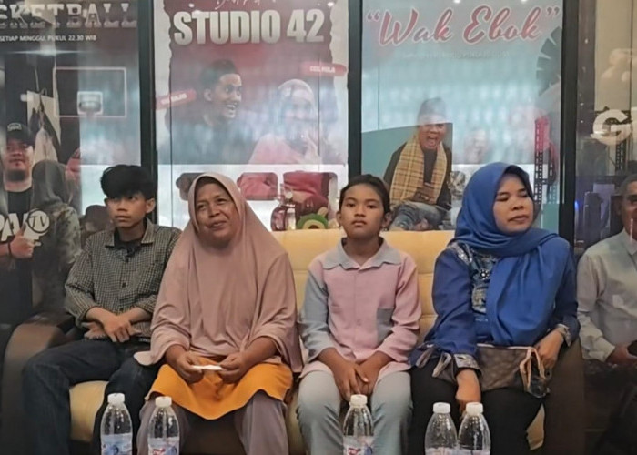 So Sweet ! Pemenang Umroh Jalan Sehat PALTV Alihkan Hadiah untuk Suami Tercinta