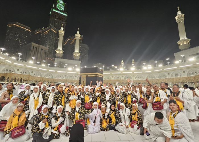  433 Jemaah Holiday Angkasa Wisata Sukses Laksanakan Umroh Pertama di Kota Mekkah
