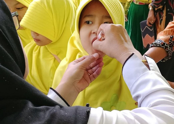 PIN Polio Puskesmas Basuki Rahmat di SD Muhammadiyah 6 Palembang, 158 Murid Antusias Ikut Imunisasi