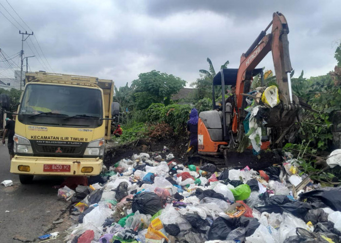 Kerap Ganggu Aktivitas Warga, TPS Liar di Jalan Sutan Syahrir Palembang Ditertibkan