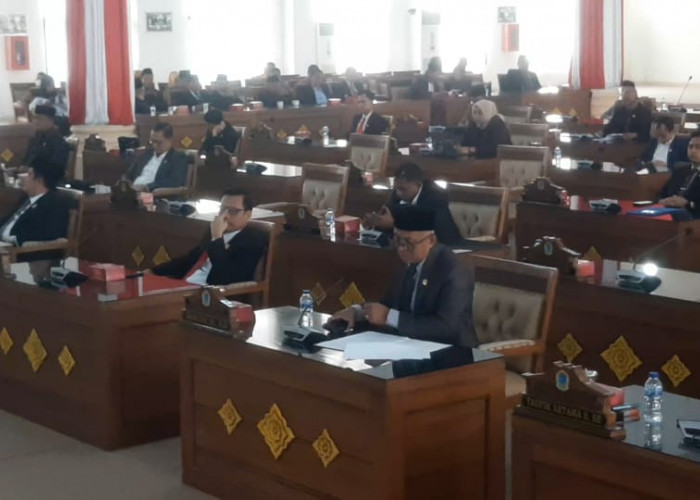 Anggota DPRD Ogan Ilir Intruksi Saat Sidang Paripurna, Ini Sebabnya.