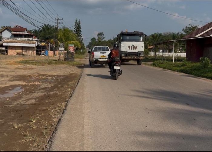 Truk Besar Melintas di Luar Jam Operasional, Resahkan Warga PALI.