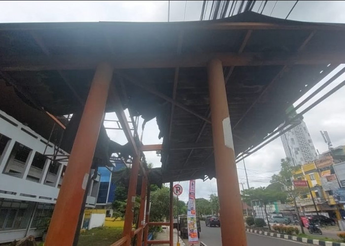 Halte Bus Trans Musi Rusak dan Memprihatikan 