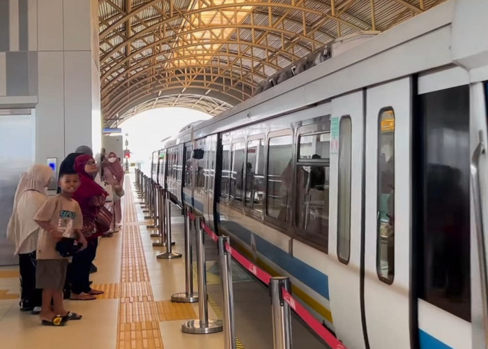LRT Sumsel Angkut 90.285 Penumpang dan Tambah Perjalanan Menjadi 102 KA Pada Hari Raya Natal