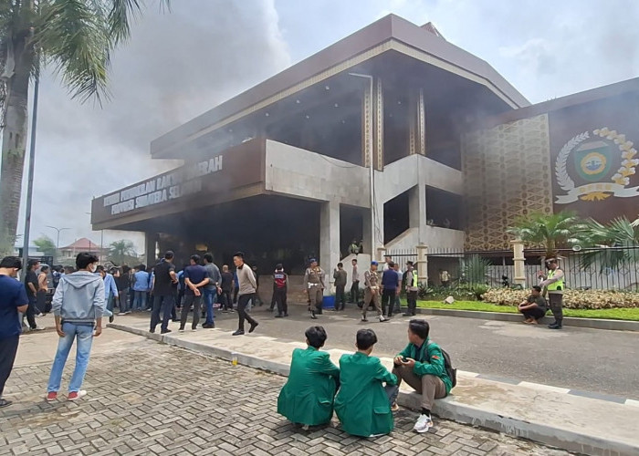 Mahasiswa Sumsel Gelar Aksi Tolak RUU TNI dan Desak Pengesahan RUU Perampasan Aset