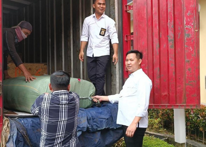 Hebat Nih! Polisi Palembang Gagalkan Penyelundupan Barang Impor Ilegal Miliaran Rupiah