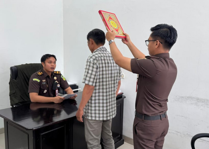 Kejari Muara Enim Periksa Mantan Anggota DPRD Terkait Dugaan Korupsi Proyek Siring