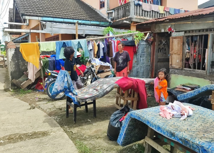 Pasca Banjir, Warga Pipa Reja Ramai-Ramai Jemur Perabotan