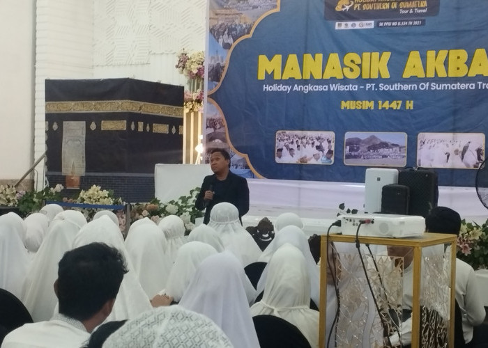 Jemaah Umroh Holiday Angkasa Wisata Antusias Ikuti Manasik Umroh Akbar di Graha 66