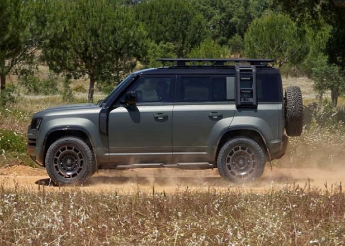 Land Rover Defender Octa Siap Bersaing di Dunia Balap Off-Road