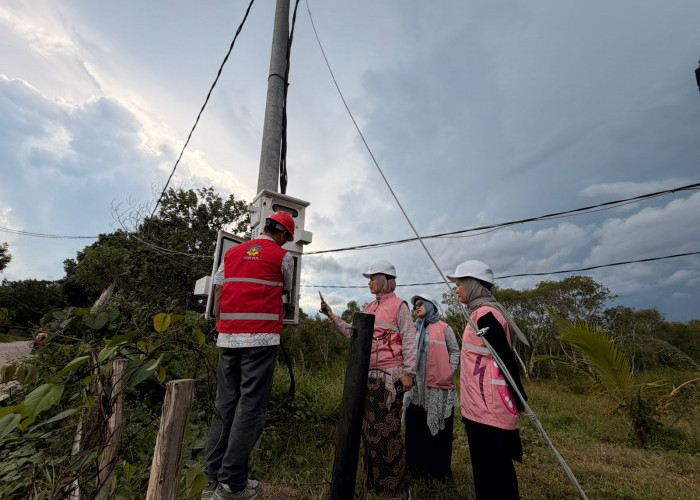 PLN Nyalakan Listrik Wisata Danau Biru di Hari Kartini, Dorong Pariwisata dan Pemberdayaan Perempuan di Ogan 