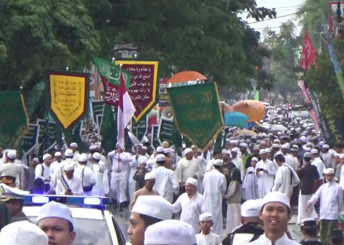 Tradisi Jelang Ramadan, Puluhan Ribu Jamaah Ikuti Ziarah Kubro