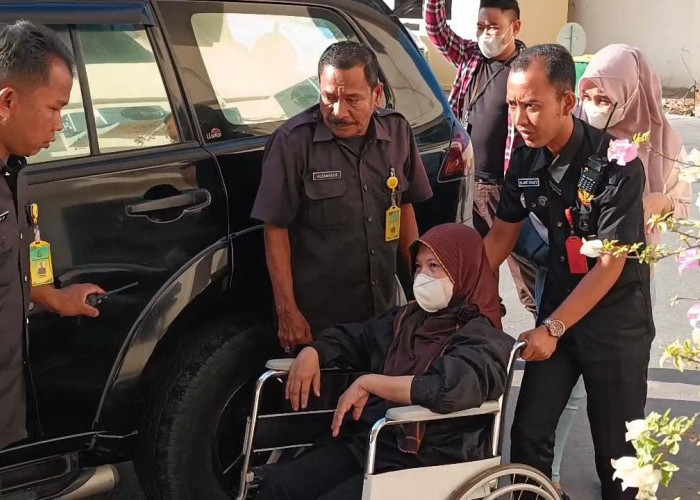 BREAKING NEWS: Kabid Dinsos Prabumulih Tersangka Korupsi e-Warung Ditahan