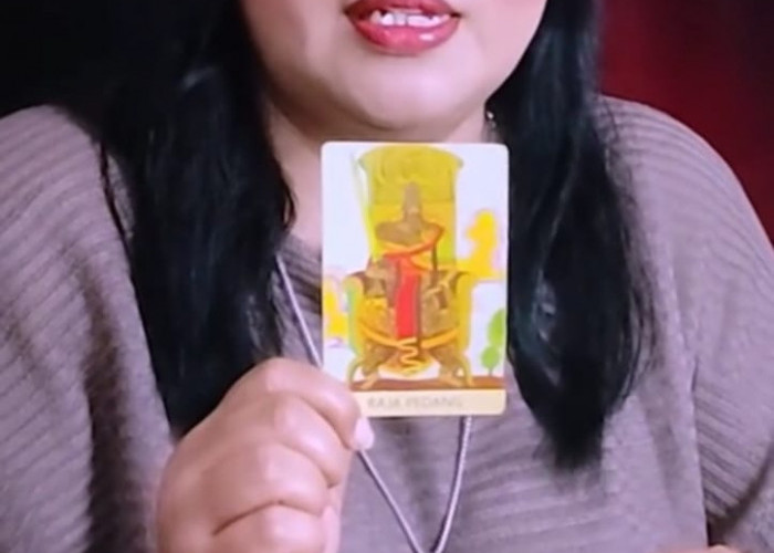 Geger! Ahli Tarot Sekar Ayu Ramalan PDIP Akan Kalah Telak di Tahun 2024