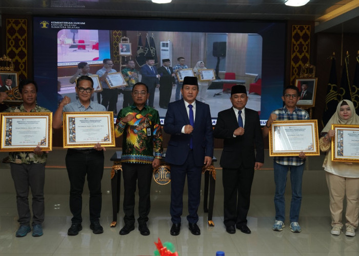 Kemenkum Anugerahi 10 Pusat Belanja di Sumsel Sertifikat Kekayaan Intelektual