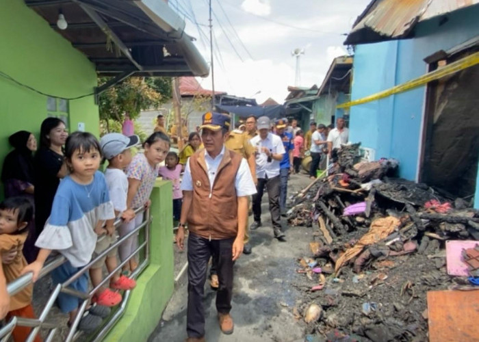 Walikota Palembang Gerak Cepat Tinjau Kebakaran 3-4 Ulu 
