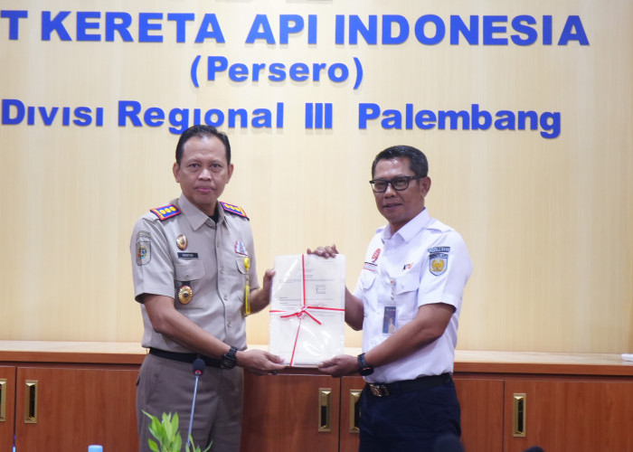 Upaya Selamatkan Aset Negara, KAI Divre III Terima E-Sertipikat Dari Badan BPN  Ogan Ilir