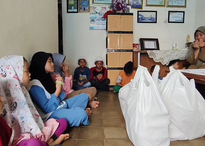 Jumat Barokah, PALTV Santuni Panti Asuhan Pelangi dan Masjid