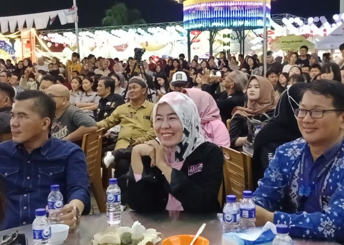 Fitrianti Agustinda menghadiri menghadiri Sriwijaya Lantern Festival di Sekolah  Maitreyawira Palembang