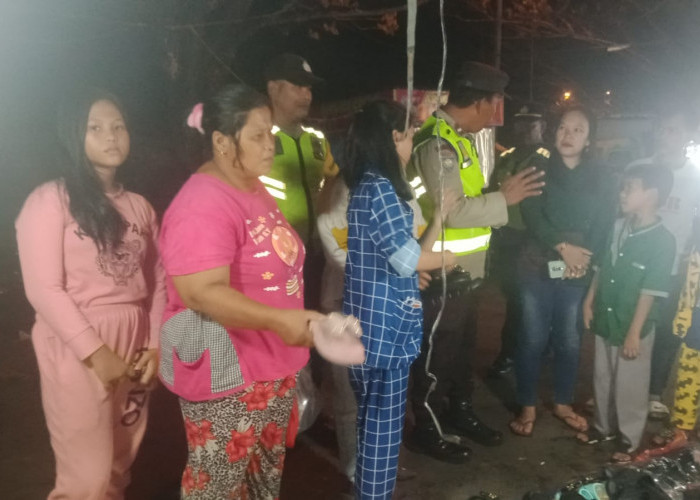 Marak Aksi Copet, Anggota Sat Samapta Polres OKI Dan Polsek Kayuagung Patroli di Pasar Malam