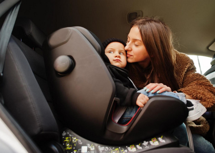 Melangkah Aman Bersama Si Kecil, Menggali Segudang Manfaat Car Seat Bayi untuk Perjalanan Berkendara