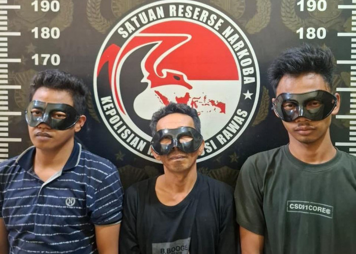 Polisi Gerebek Rumah di Tugumulyo Musi Rawas, Tiga Pengedar Sabu Ditangkap