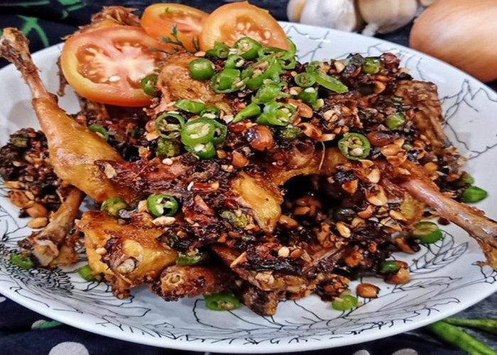 Nikmati Ayam Kecap Khas Palembang dengan Sentuhan Kacang dan Jeruk Kunci